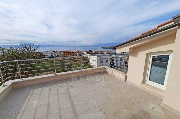 Einladendes Zuhause mit Balkon