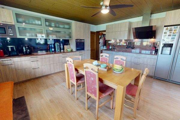 große Wohnküche inkl. hochwertiger Einbauküche