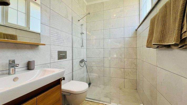 Duschbad mit Fenster