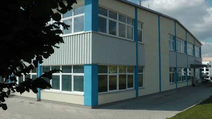 Südostseite mit Büros in OG+EG