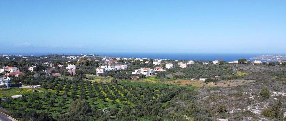 Kreta, Kampani: Ruhiges Grundstück in Akrotiri mit Bergblick zu verkaufen