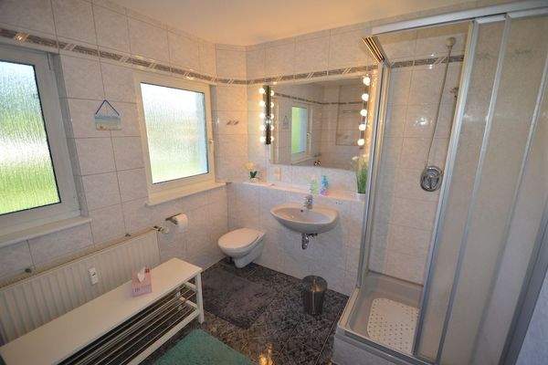 Badezimmer Bild 2:2.JPG