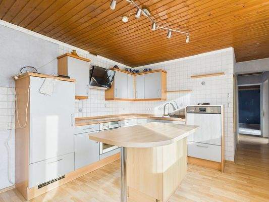 CAM01708G0-PR0085-STILL013