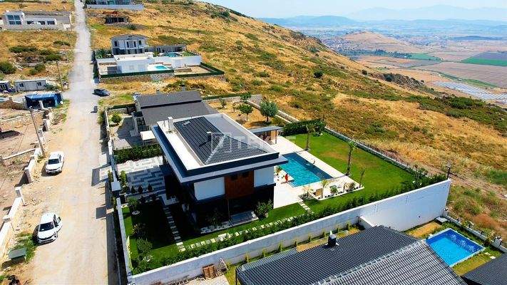 Stylish Detached Villa with Pool in İzmir Foça