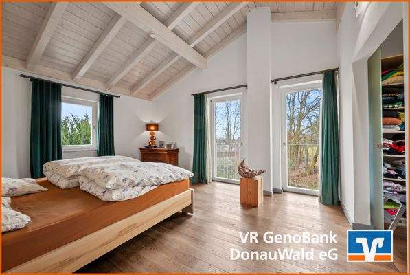 Beeindruckendes Raumgefühl durch Sichtdachstuhl