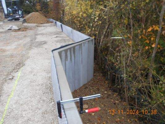 L-Scheibenwand an der Grenze aufgefüllt 