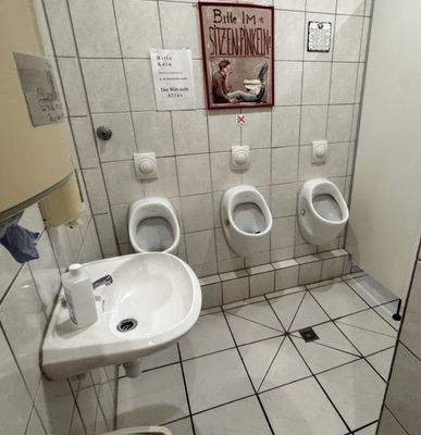 Herren WC Gaststätte.jpg