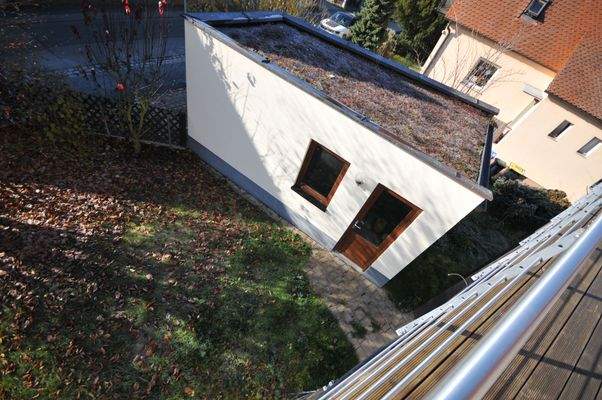 Aus der Einzelgarage besteht ein direkter Zugang in den Gartenbereich