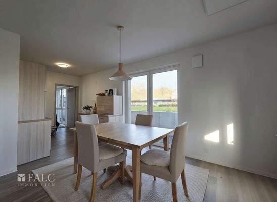 Wohn-/ Esszimmer 