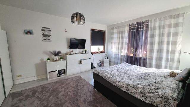 Eduard Rosenberg KG - Gepflegte 4-Zimmer-Wohnung in TOP-Lage - Photo 3