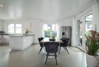 Küche und Essbereich