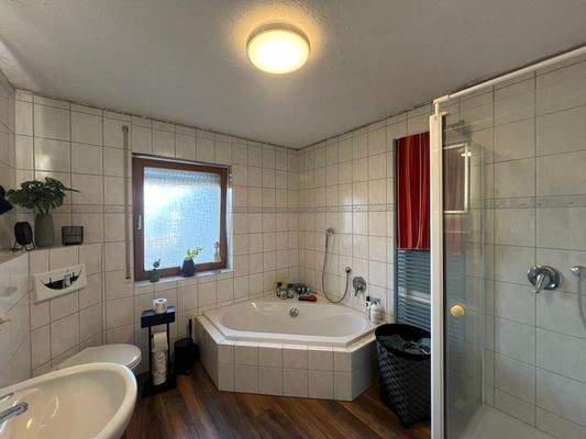 Badezimmer EG
