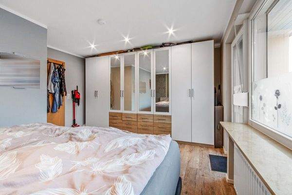 Schlafzimmer mit Balkon