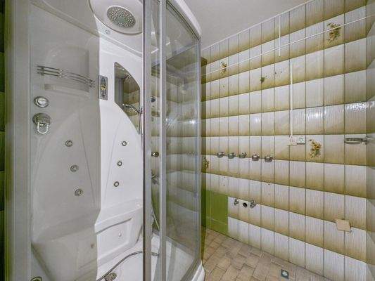 CAM04191G0-PR0072-STILL011