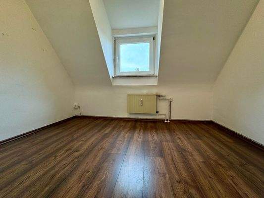 drittes Zimmer DG.jpg