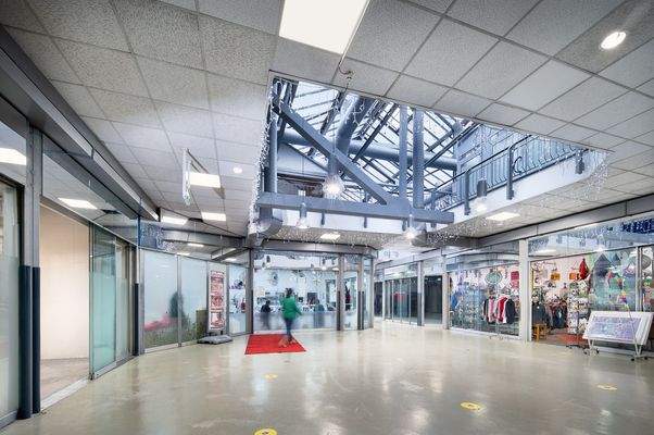 brueckcenter-laden-platz-blick-vorne-2-web[1]