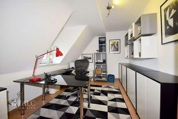 Büro/ Kind (KI generiert)