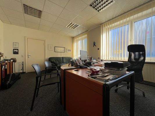 Büro im Erdgeschoss