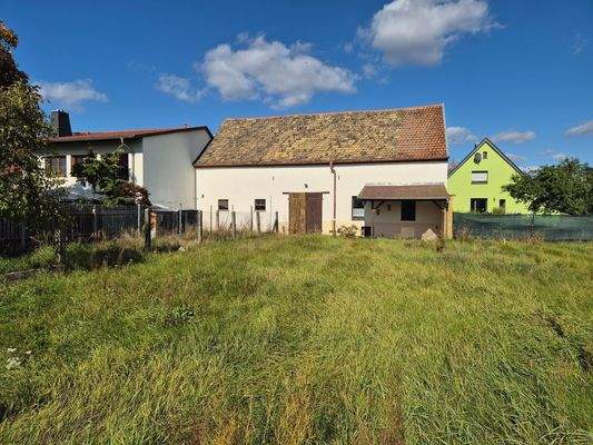 7. Garten mit Scheune