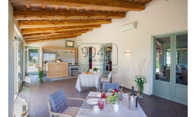 Luxusvilla mit Gästehaus und Panoramablick – Nähe Adria, Marken