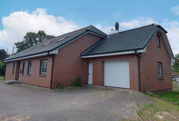 EFH mit angrenzender Garage