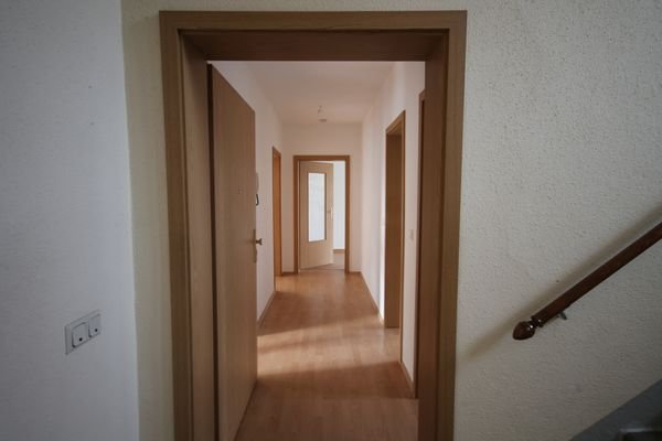 Blick in die Wohnung aus dem Hausflur