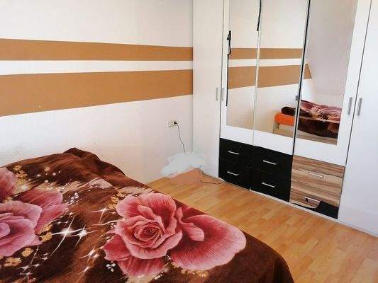 DG, Schlafzimmer mit Laminat