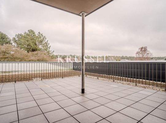 ... sowie eine großzügige Gemeinschaftsdachterrasse