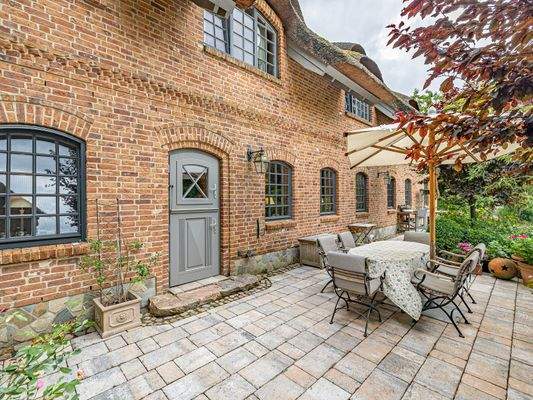 Sonnenterrasse der vorderen Haushälfte/Querflügel