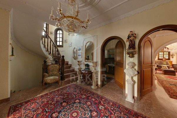 Luxuriöses Anwesen mit umfangreicher Ausstattung