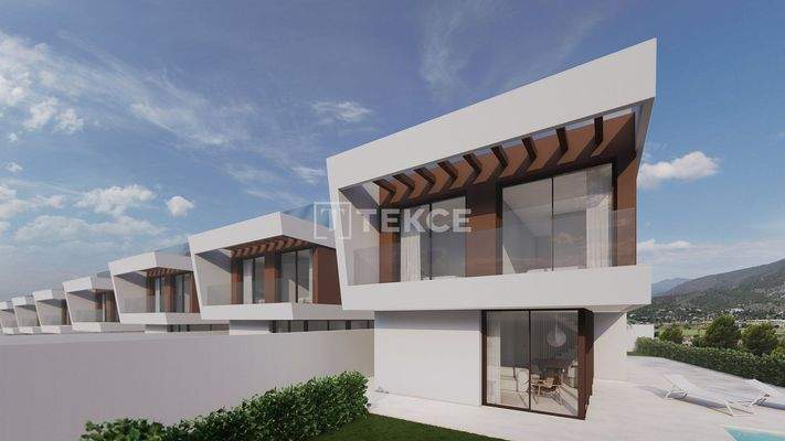 Detached Villas Close to the Golf Course in Finestrat Alicante