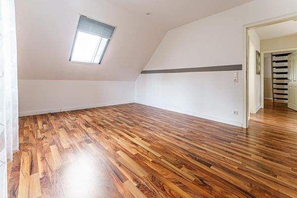 Erstes Schlafzimmer.