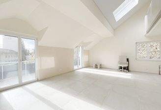 Großer loftartiger Wohnbereich