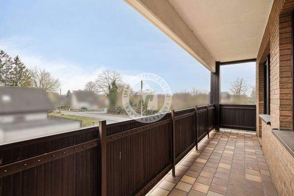 Der Balkon im Obergeschoss