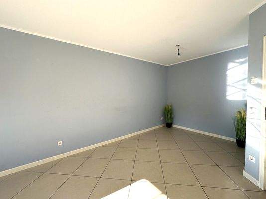 Der geräumige Essbereich ...