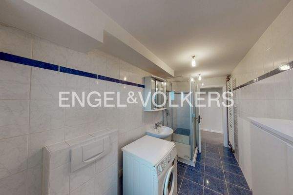 Badezimmer mit Dusche