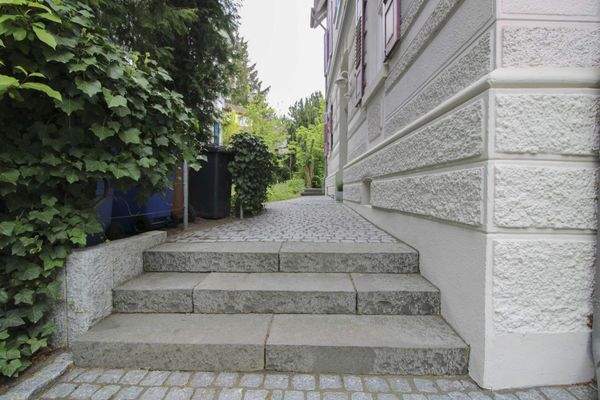 Eingang zu Gebäude