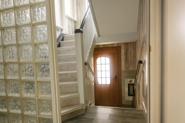 Eingang, Treppenhaus
