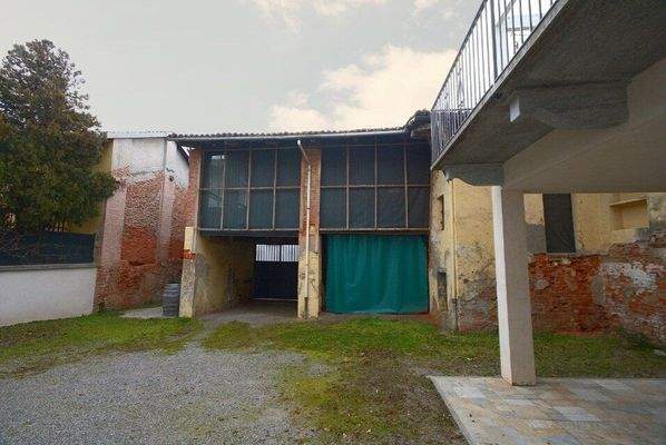 elegantes Haus im Zentrum von Canale –  Piemont