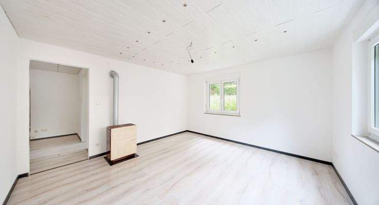 Wohnzimmer mit Blick zum Flur