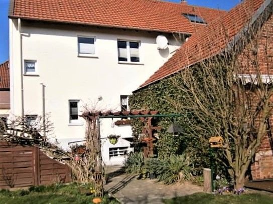 Lippstadt-Süd, kurzfristig beziehbare 1-2 Familien-Doppelhaushälfte -mit Anbau und wunderschönem Garten- in Sackgassenlage