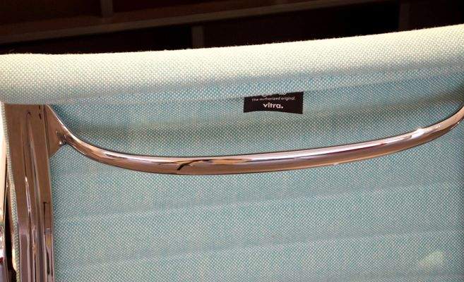 Detailaufnahme der original Vitra-Stühle – hochwer