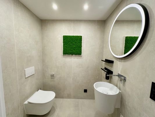 Gäste-WC mit Dusche