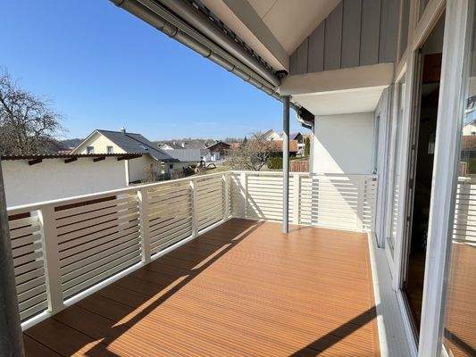 Großer, sonniger Balkon-Neubau