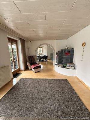 Wohnzimmer mit Kachelofen