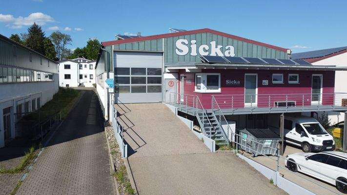 Frontansicht Gewerbehalle