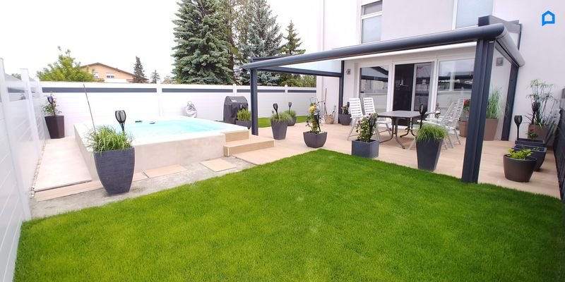 Garten mit Pool