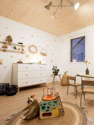 Kinderzimmer mit Spielzeug