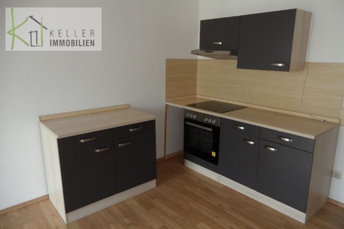 Zentral gelegene 2-Raum-Maisonettewohnung mit sonnigem Balkon, Tageslichtbad, PKW-Stellplatz im Parkhaus