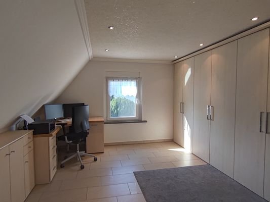 Zimmer 4 OG